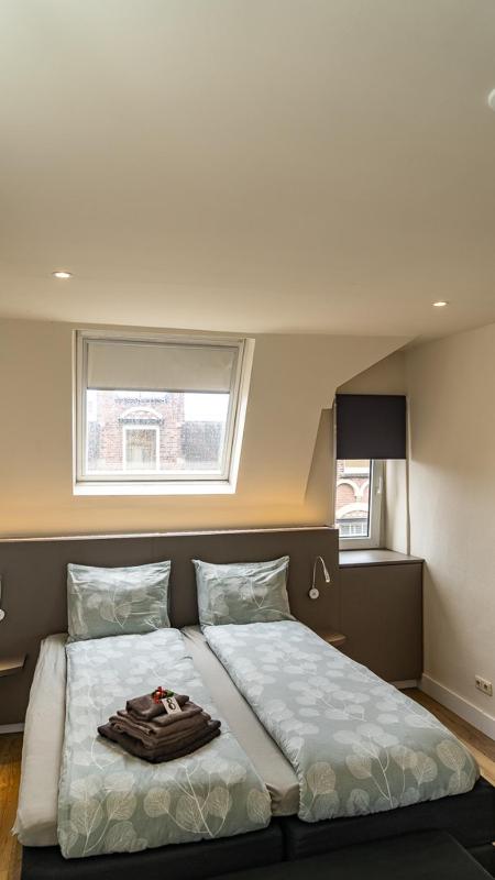 Double Room with Shared Bathroom image 3
