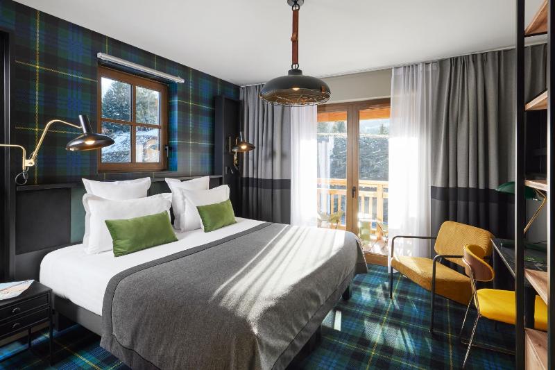 The Superior Room image 4