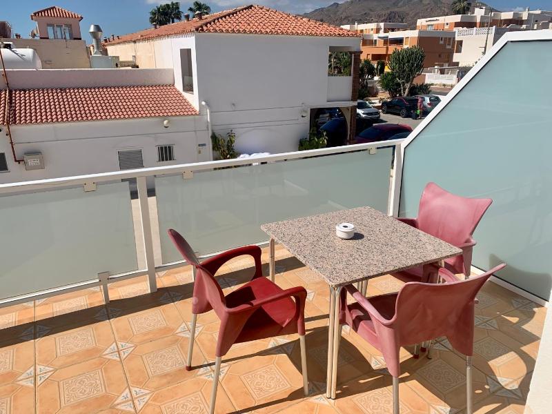 Double or Twin Room with Side Sea View image 3
