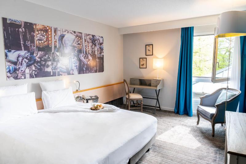 Classic Twin Room image 1