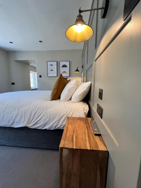 King Room image 3