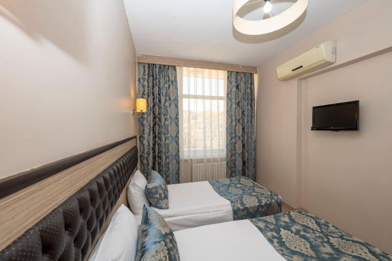 Superior Double Room image 4