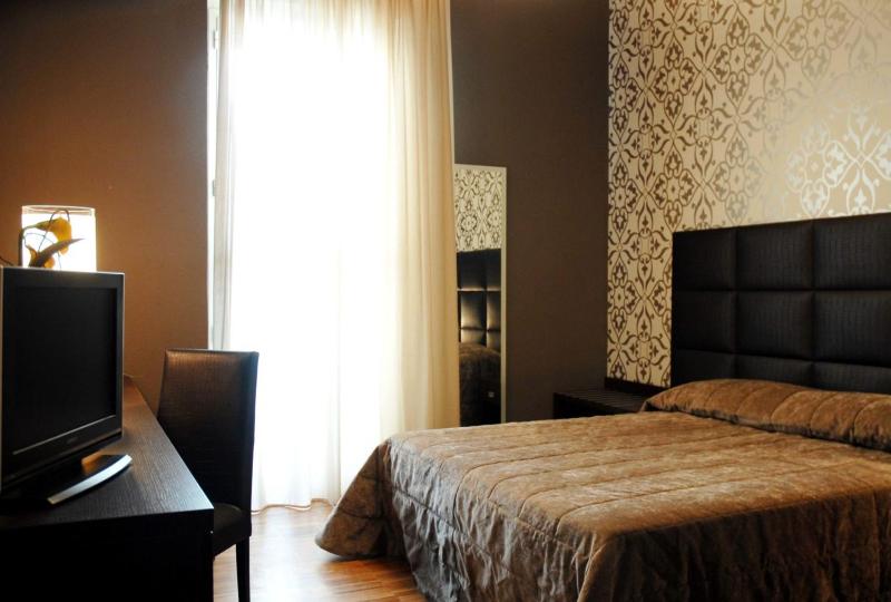 Superior Double or Twin Room image 3