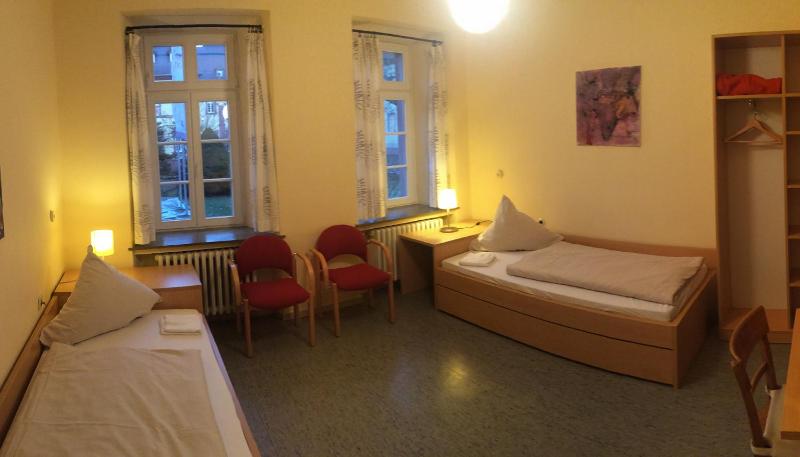 Double Room with Shared Bathroom image 4