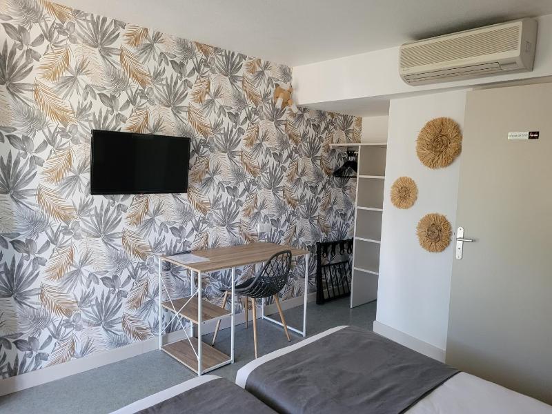 Twin Room image 4