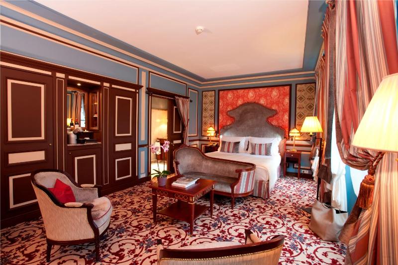 Junior King Suite image 3