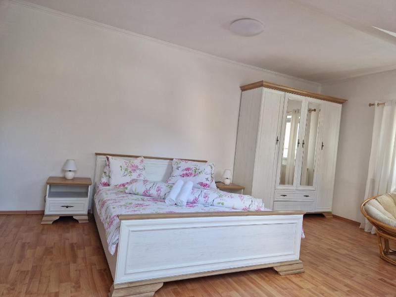 Quadruple Room image 1