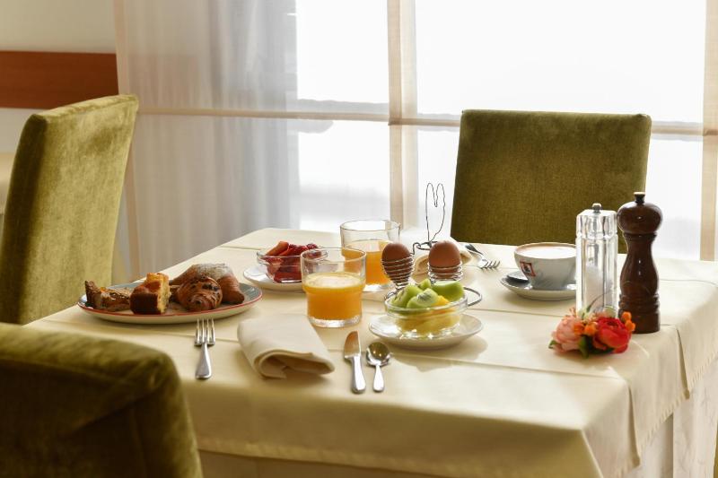 Hotel Vienna - image 8