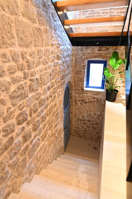 Superior King Room image 3