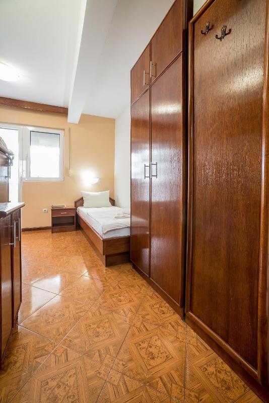 Twin Room with Balcony image 3