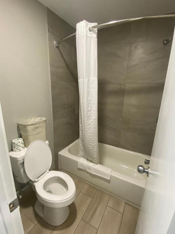 Double Queen Room image 4