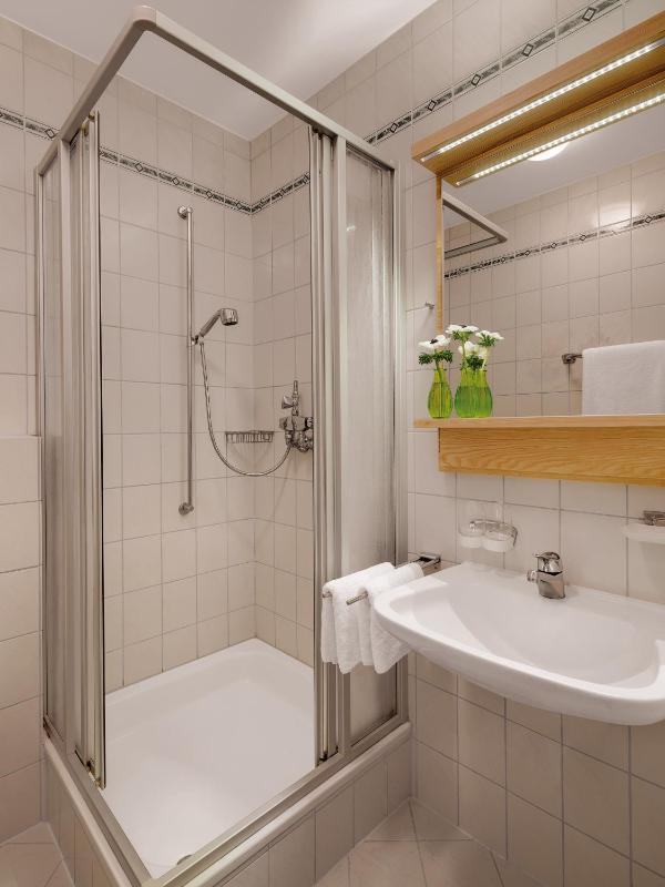 Superior Double Room image 3