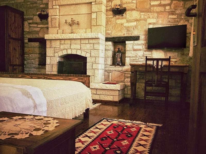 Deluxe Double Room image 3
