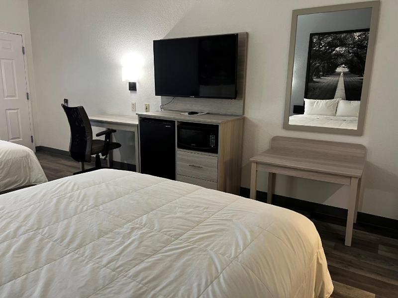 Double Room with Two Double Beds - Non-Smoking image 4