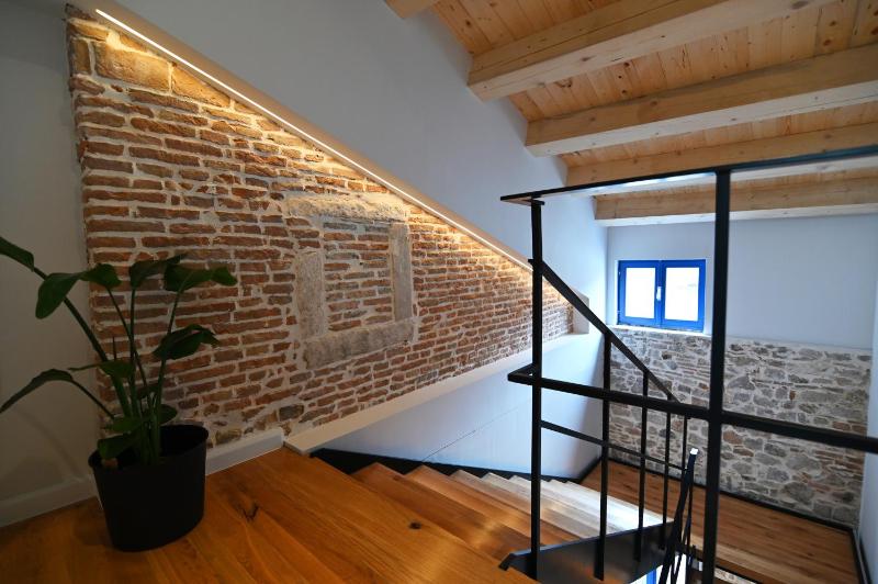 Superior King Suite image 3