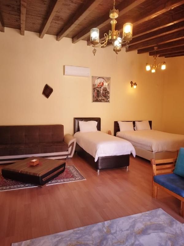 Standard Twin Room with Garden View image 3