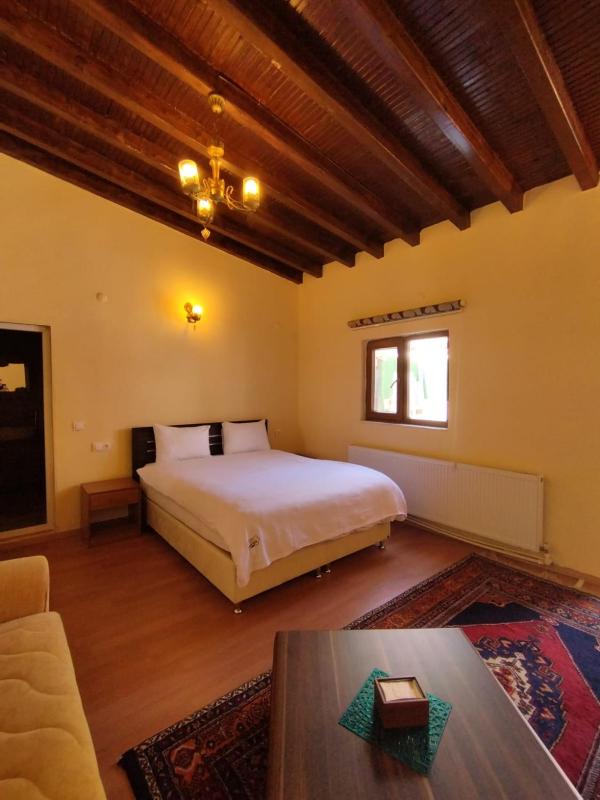 Standard Twin Room with Garden View image 1