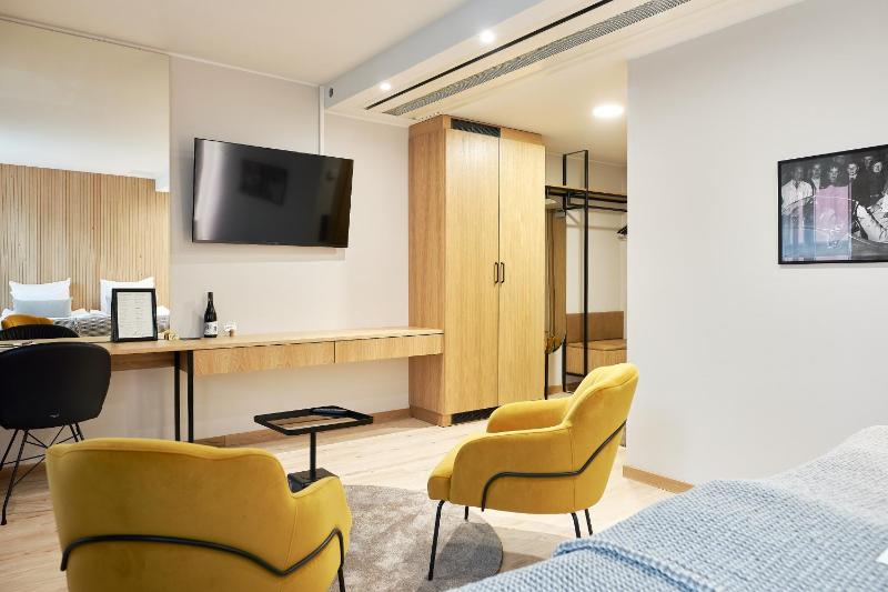 Superior Double Room With Sauna image 4