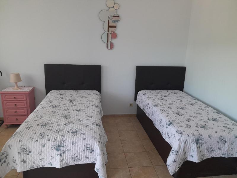 Two-Bedroom Apartment with Pool View image 4