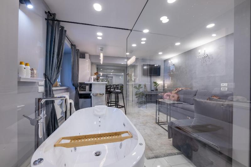 MM Rooms - image 14