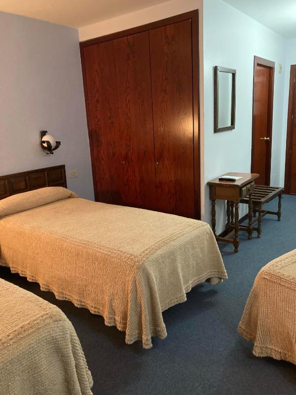 Triple Room image 3