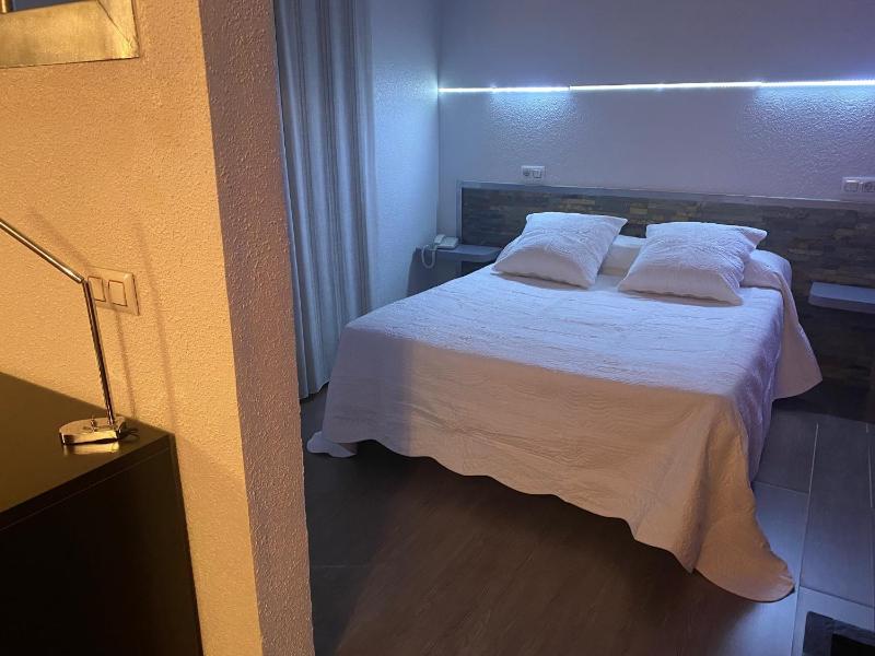 Superior Double Room image 4