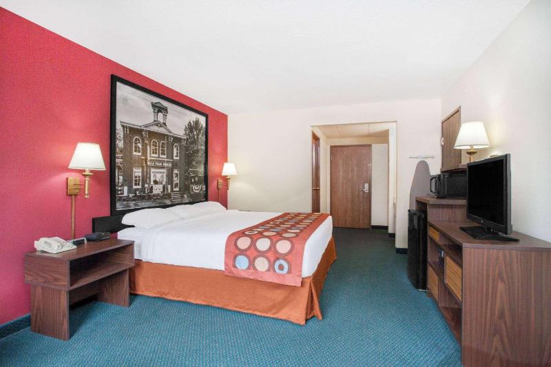 Queen Room - Disability Access - Non-Smoking image 2