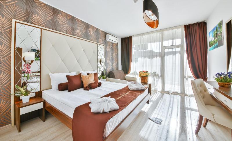Two-Bedroom Deluxe Suite with Balcony - Free Aquapark Access image 1