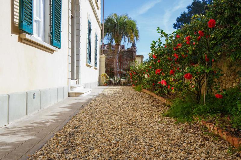 The Park View 4 Bedrooms Apartment with Terrace and Elevator inside the Walls of Lucca - image 6