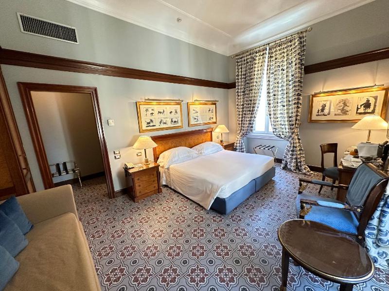 Deluxe Double Room image 3