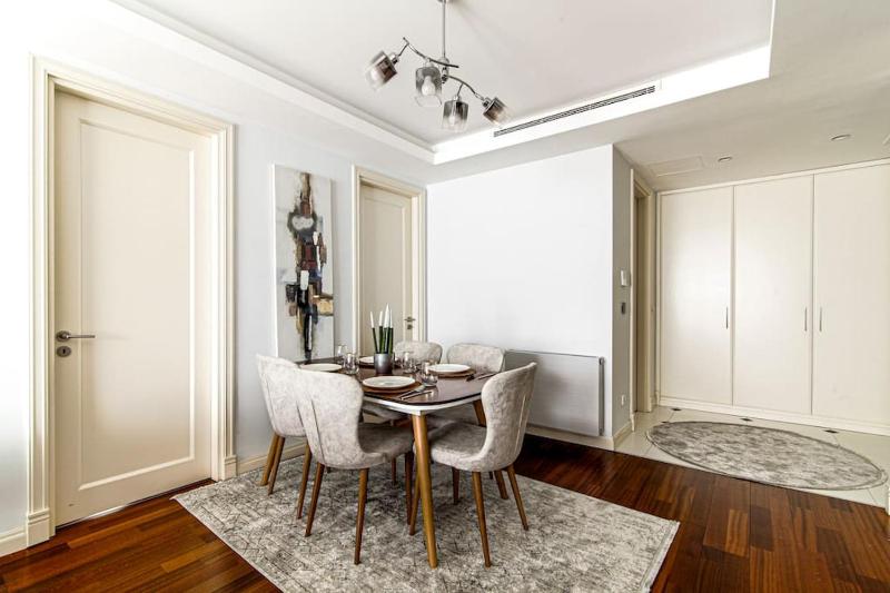 Superior Apartment image 2