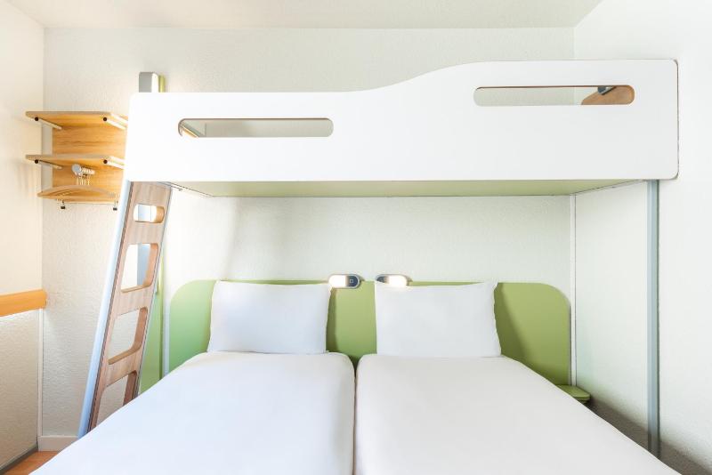 Basic Triple Room image 3