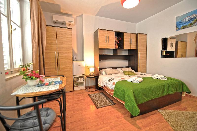 Double Room with Sea View image 3