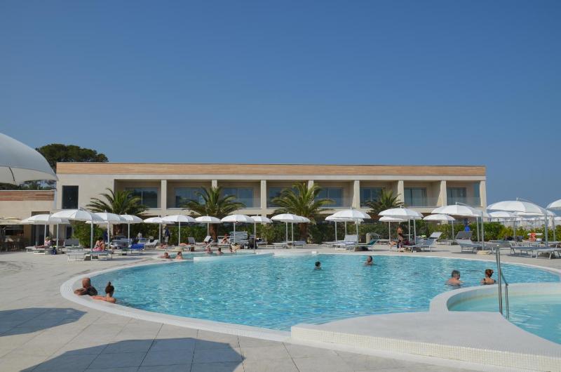 Riviera Resort Hotel - image 31