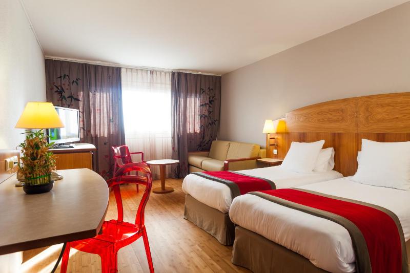 HÔTEL C SUITES chambres spacieuses - image 20