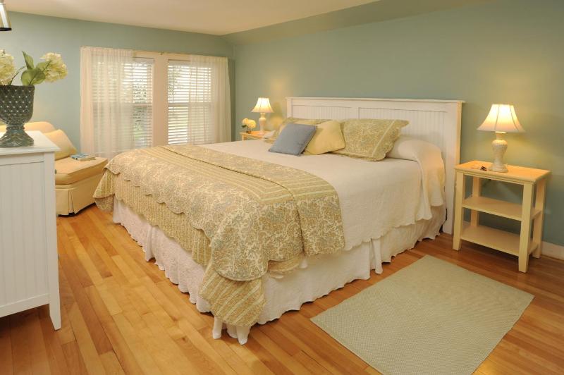 King Room image 2