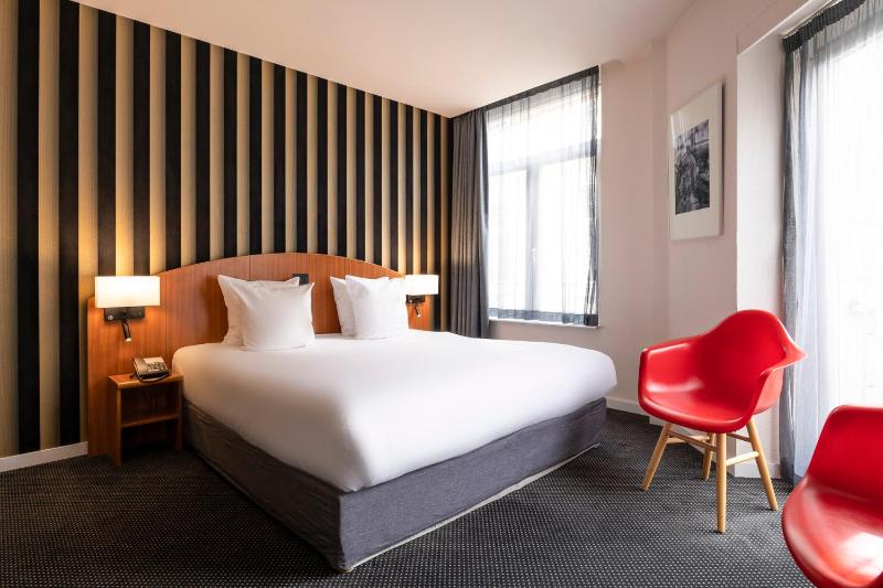 Premium King Room image 1