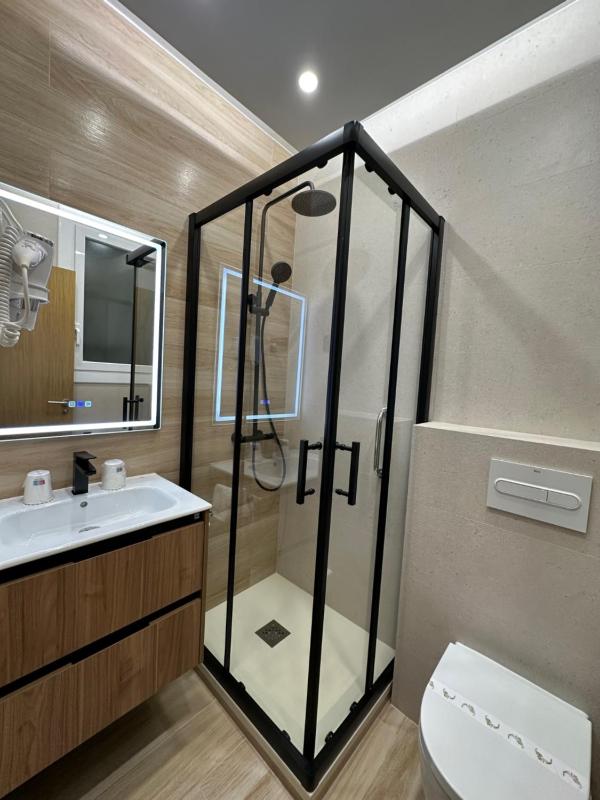 Triple Room with Private Bathroom image 4