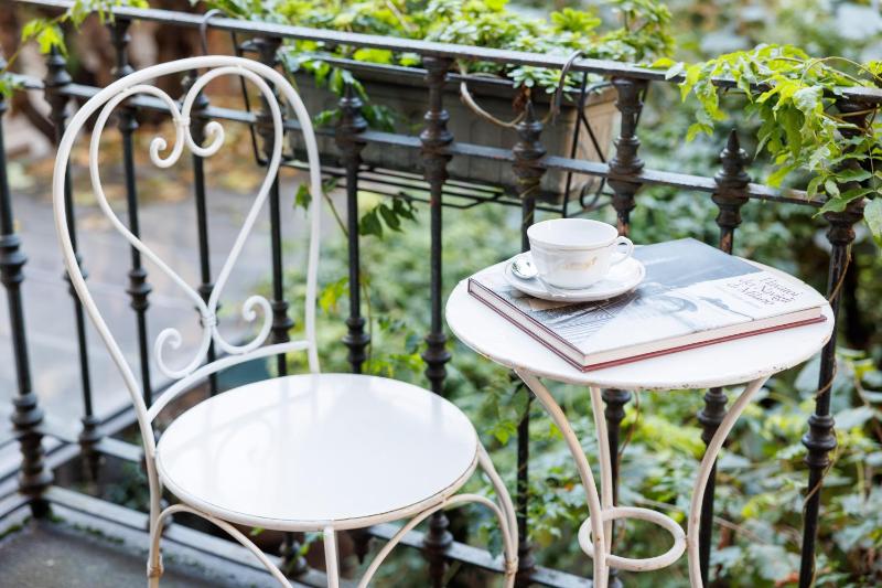 Double or Twin Room with Garden View image 3