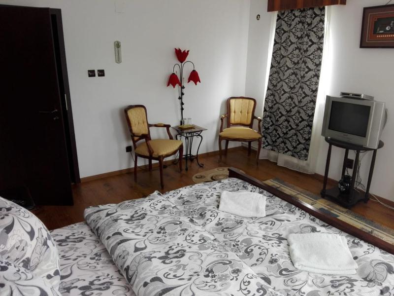 Double Room with Private Bathroom image 2