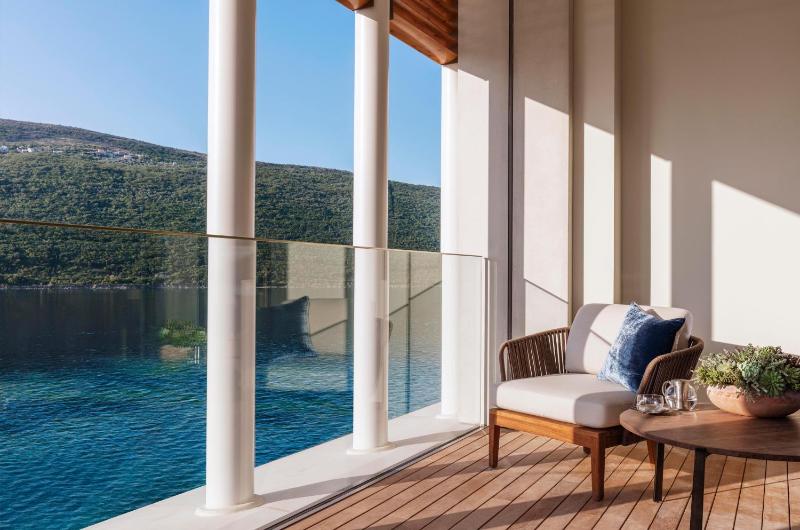 Double Room with Panoramic Bay View  image 1