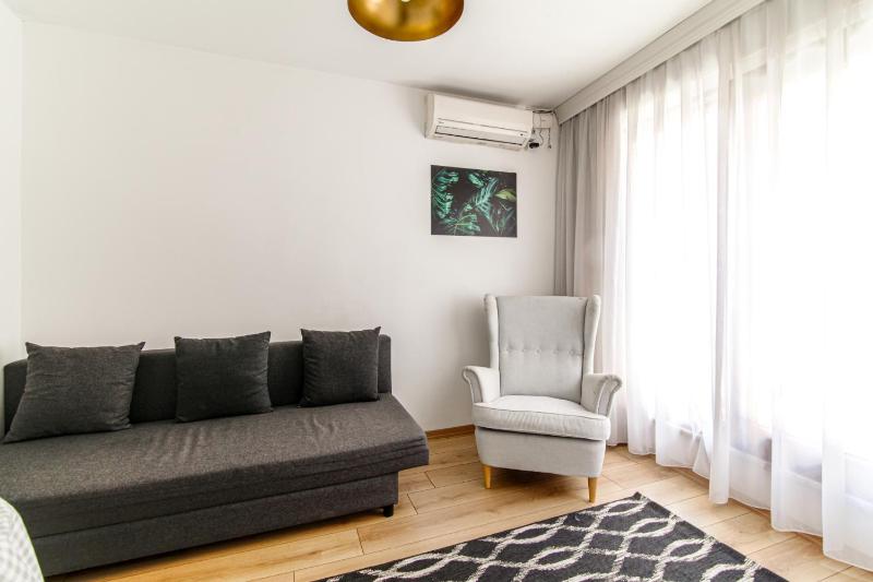 Single House Luminous and Chic Flat in Fatih Images