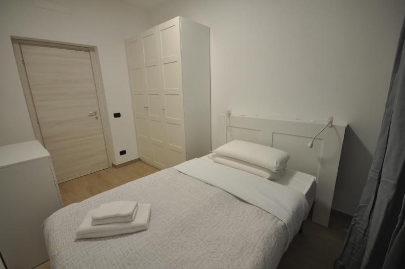 H2ome Lagaccio 4 camere 2 bagni vicino Stazione Principe - image 36