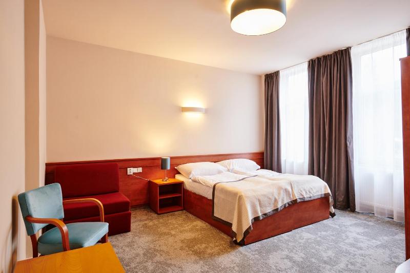 Double or Twin Room image 3