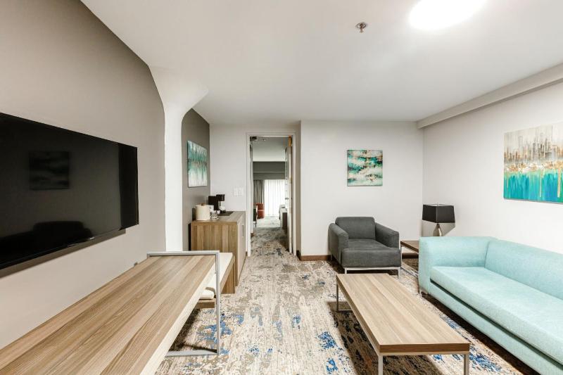 Atheneum Suite Hotel - image 11