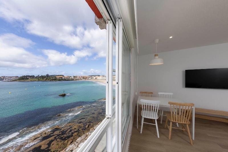 Apartment with Sea View image 3