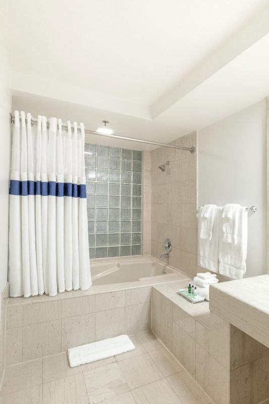 Atheneum Suite Hotel - image 7