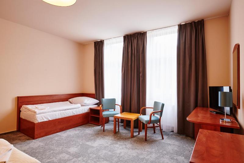 Quadruple Room image 3