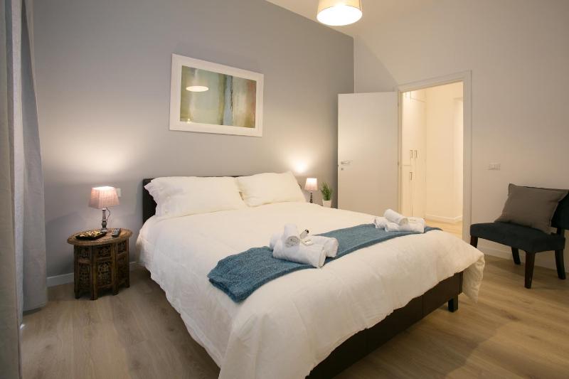 Three-Bedroom Deluxe Apartment image 2