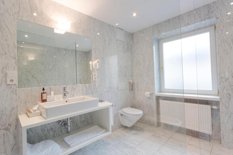 Suite image 4